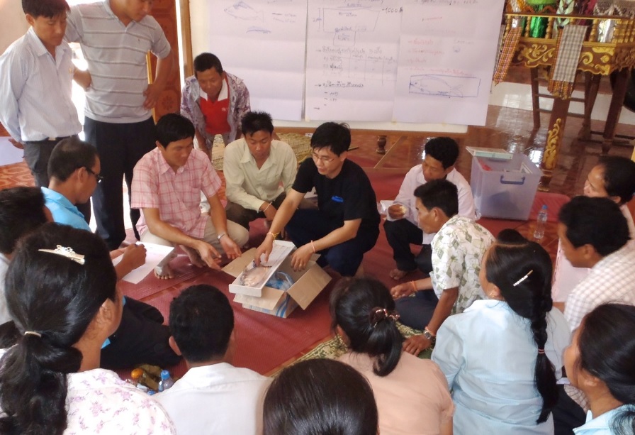 A FCZ training for villagers on how to fish 