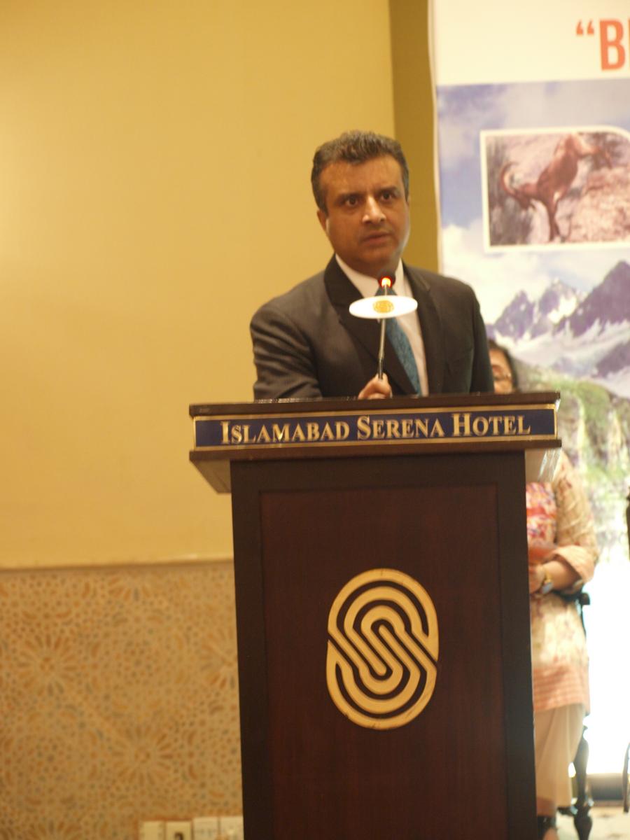 Mr. Faisal Khan, General Manager Tourism Promotion Services, Islamabad Serena Hotel presenting vote of thanks