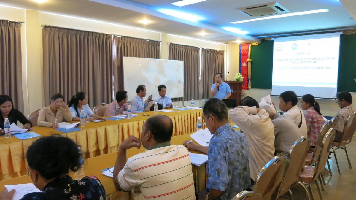 Officer from IUCN Cambodia discusses the objectives of the workshop