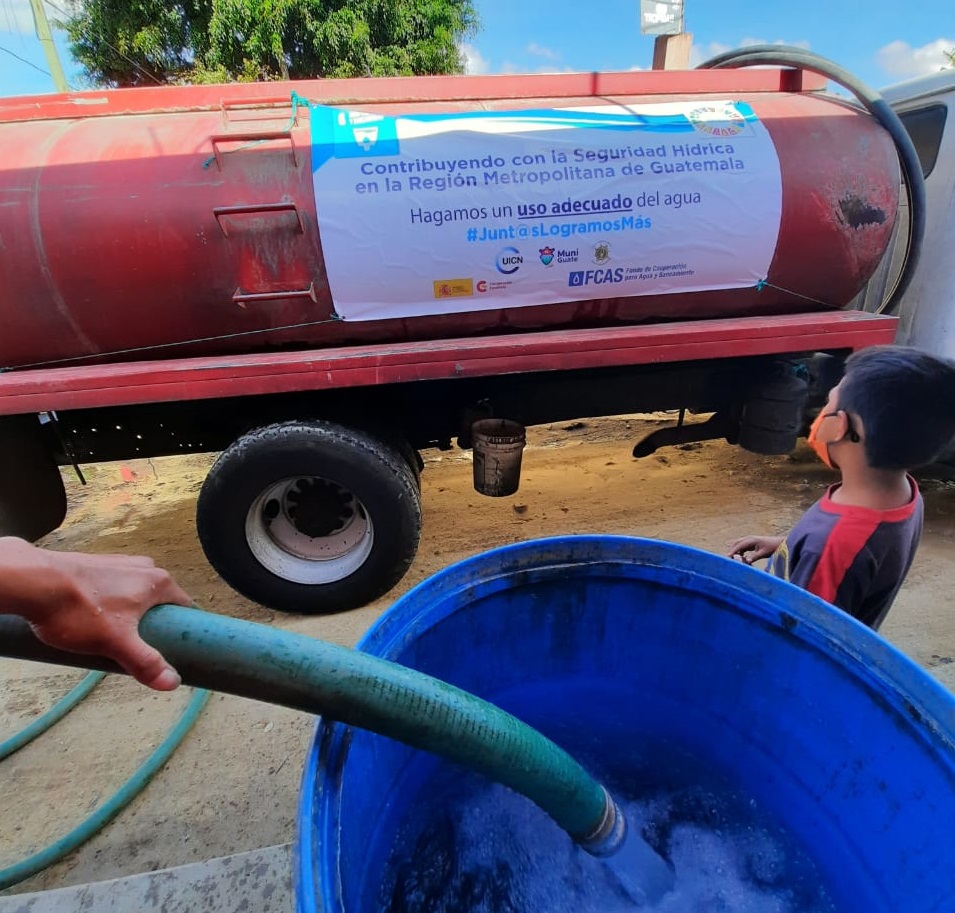 UICN y la Cooperación Española en Guatemala se unieron para dar respuesta al desabastecimiento de agua que ha afectado a comunidades de zonas vulnerables de la ciudad de Guatemala.