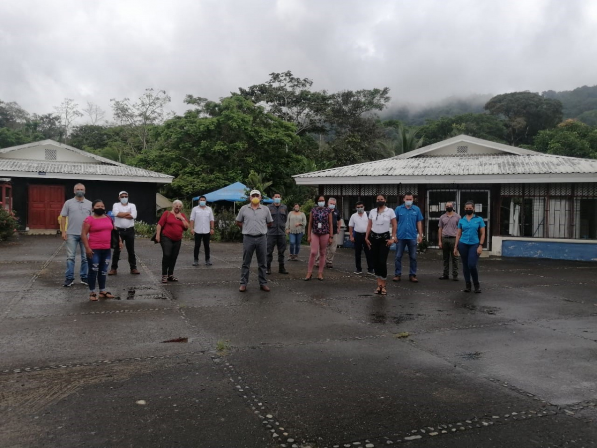 Representantes de la Comisión Binacional de la Cuenca del Río Sixaola en Costa Rica