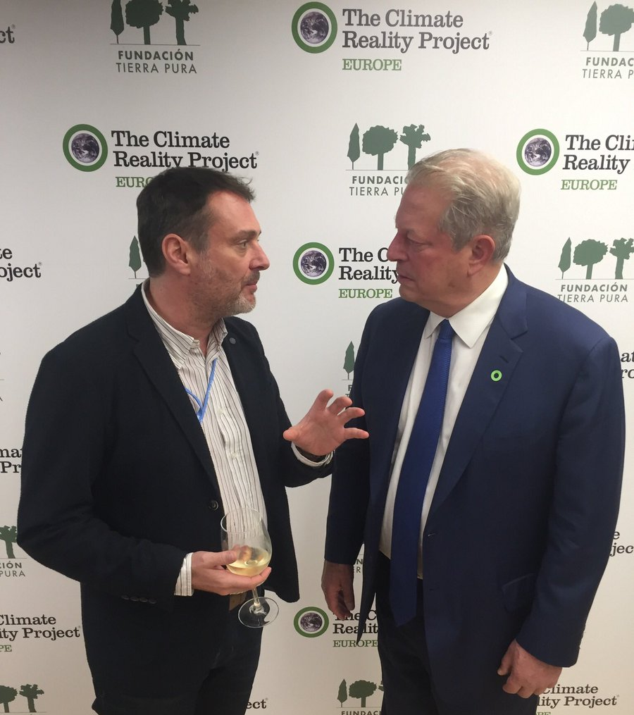 Luc Bas, Director IUCN Europe speaking with Al Gore, former vice president of the United States