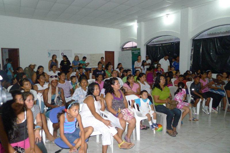 Isabela community gather for the show