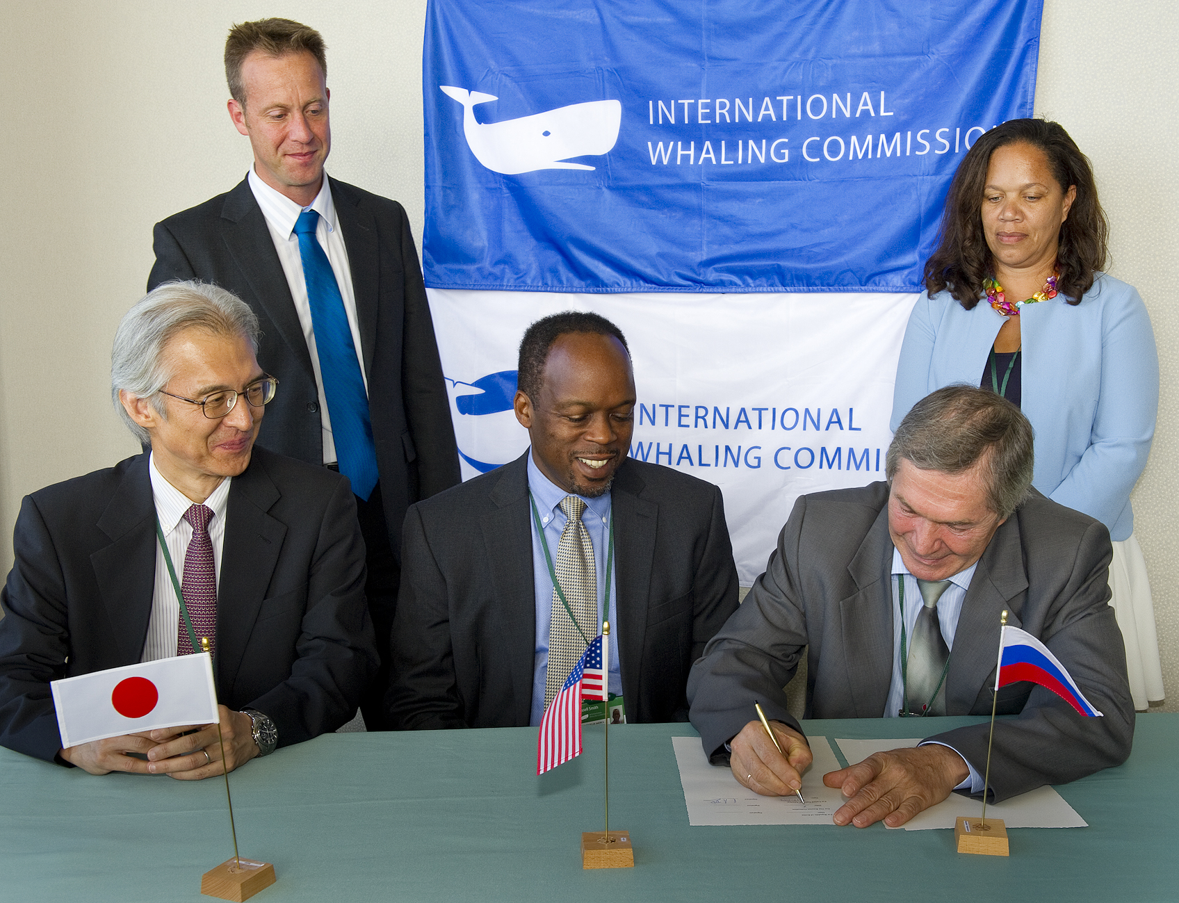 Representatives of the Russian Federation, USA and Japan signing the MoU to implement the Western Gray Whale Conservation Plan