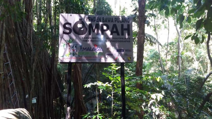 Regulation signage put up by Malaysian government in an effort to protect the environment and reduce tourist impact. Photo: Gabriel Van Duinen 2016
