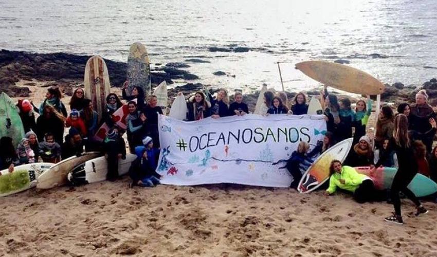 mujeres_surfistas_women_surfers protecting marine mammals Uruguay