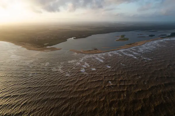 Vista aérea da foz do Rio Doce