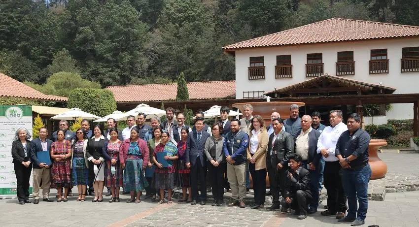 Evento de entrega de pequeñas y medianas donaciones