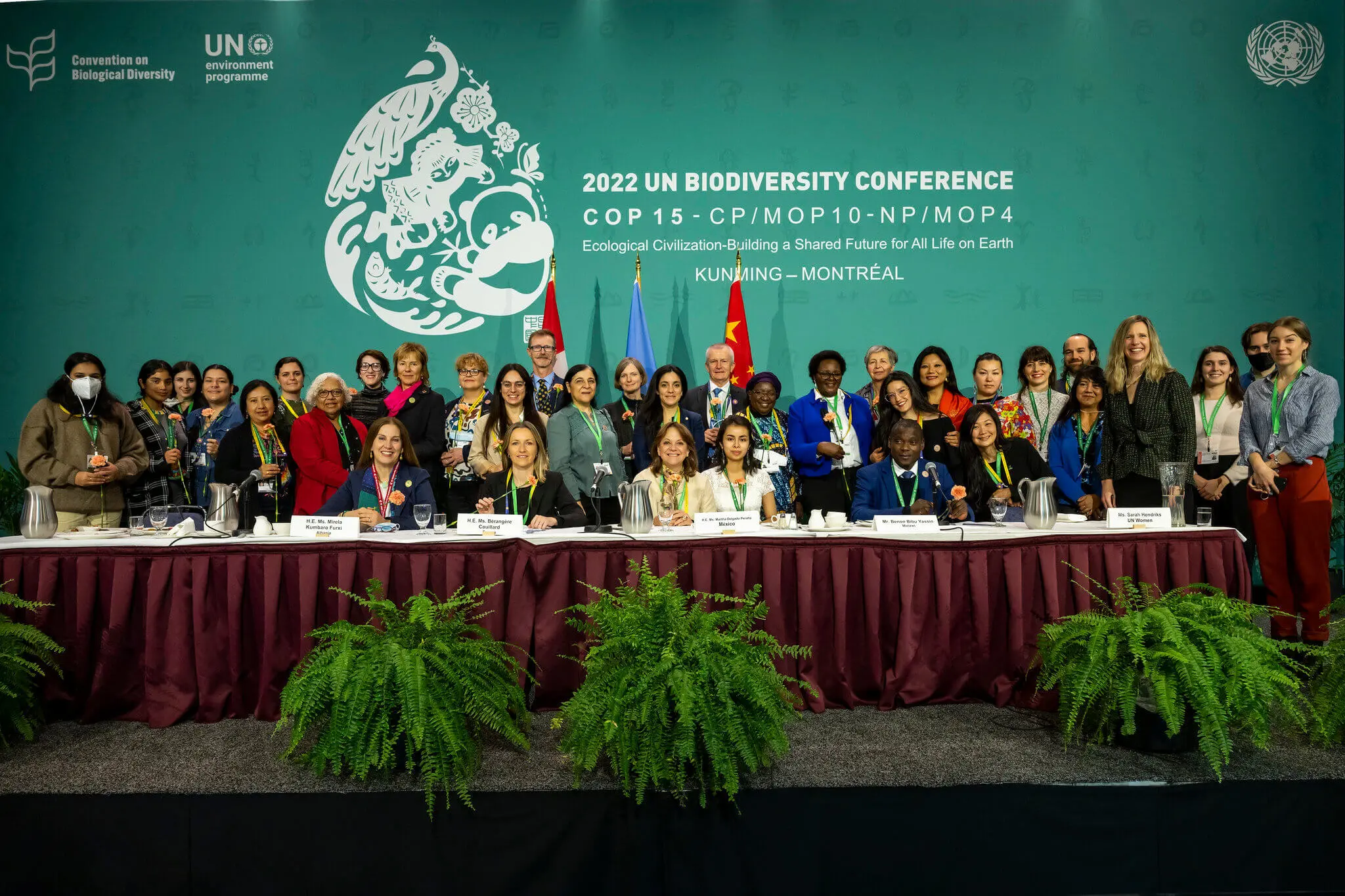 Attendees at ministerial breakfast on gender and biodiversity at COP15.