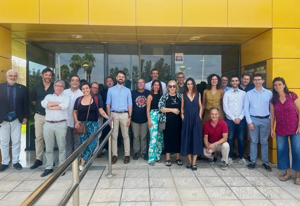 Group photo of the experts gathered for the workshop