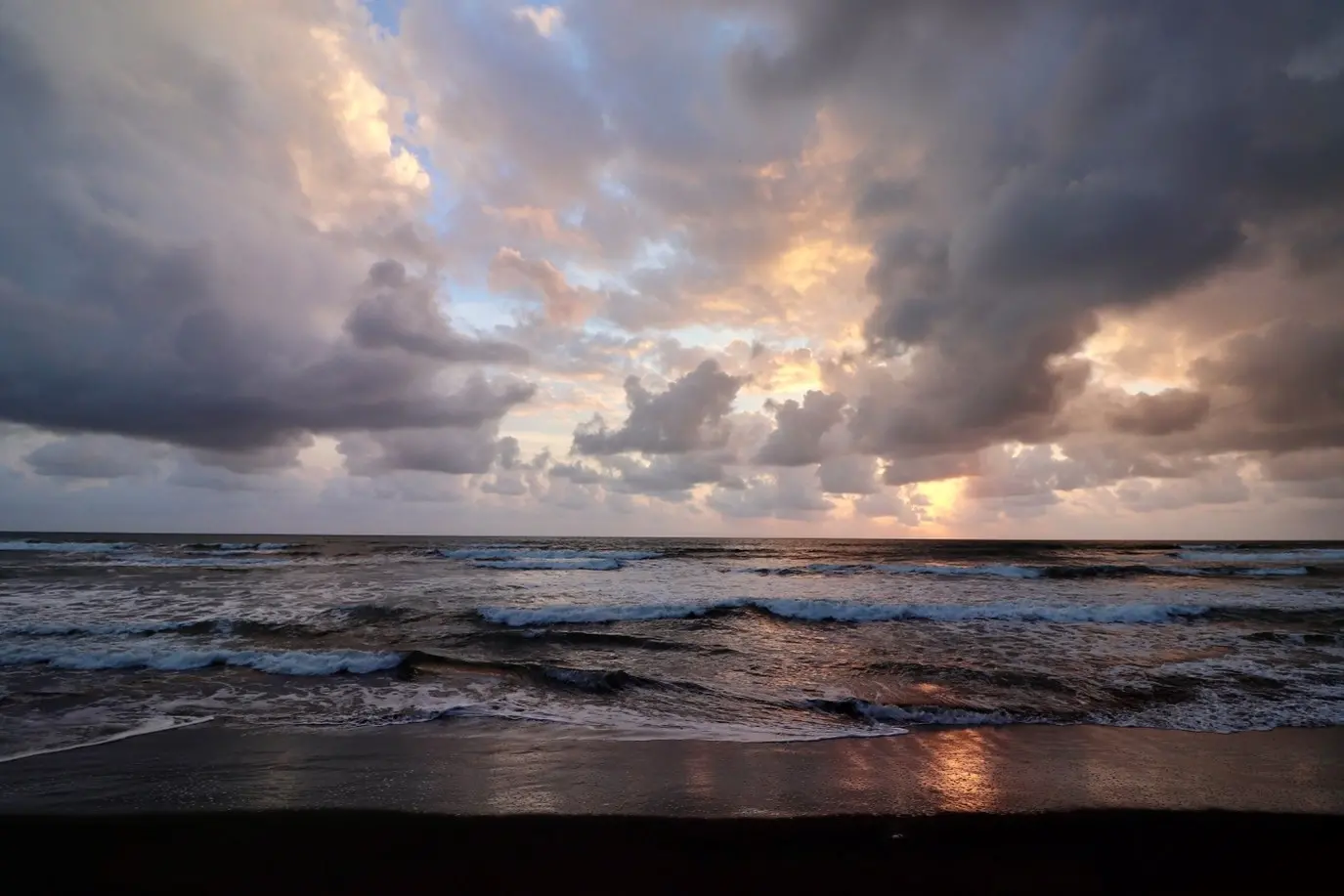 Atardecer en playas de Tortuguero